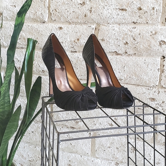 Badgley Mischka Black Satin & Leather Sole Heels - Picture 3 of 9